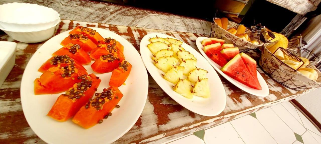 Bliss Hoteis Centro Búzios Εξωτερικό φωτογραφία Papaya, pineapple and watermelon