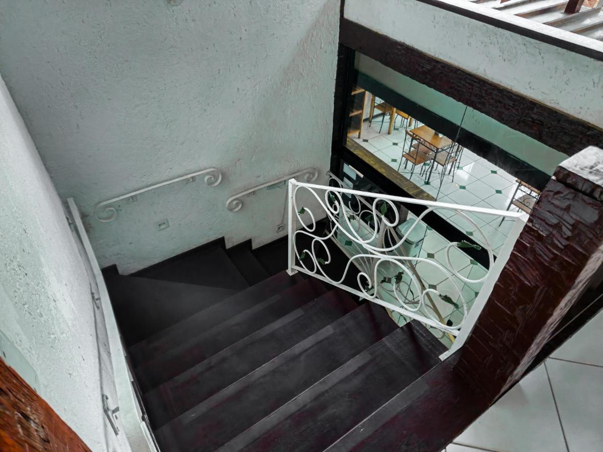 Bliss Hoteis Centro Búzios Εξωτερικό φωτογραφία A staircase with a handrail